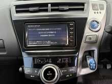 Toyota Prius Alpha S - U7867