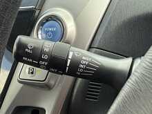 Toyota Prius Alpha S - U7867