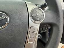 Toyota Prius Alpha S - U7867