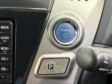 Toyota Prius Alpha S - U7867