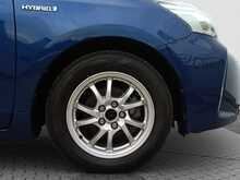 Toyota Prius Alpha S - U7867