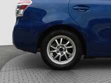 Toyota Prius Alpha S - U7867