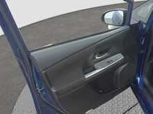 Toyota Prius Alpha S - U7867