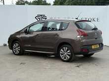 Peugeot 3008 HDi Active - U7895