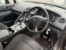 Peugeot 3008 HDi Active - U7895