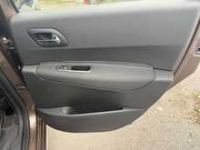 Peugeot 3008 HDi Active - U7895