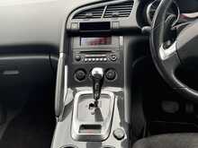 Peugeot 3008 HDi Active - U7895