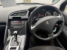 Peugeot 3008 HDi Active - U7895