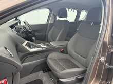 Peugeot 3008 HDi Active - U7895