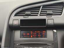 Peugeot 3008 HDi Active - U7895