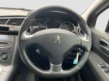 Peugeot 3008 HDi Active - U7895