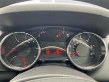 Peugeot 3008 HDi Active - U7895