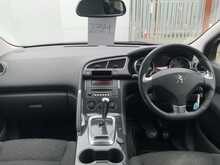 Peugeot 3008 HDi Active - U7895