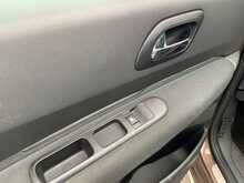 Peugeot 3008 HDi Active - U7895