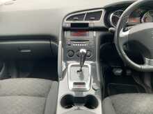 Peugeot 3008 HDi Active - U7895