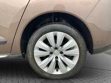 Peugeot 3008 HDi Active - U7895