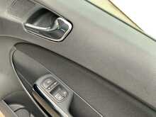 Vauxhall Corsa SXi - U7903