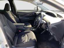 Toyota Prius S - U7963