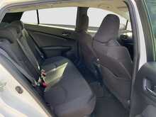 Toyota Prius S - U7963