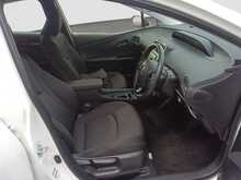 Toyota Prius S - U7965