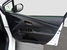 Toyota Prius S - U7965