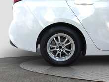 Toyota Prius S - U7965