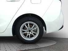 Toyota Prius S - U7965