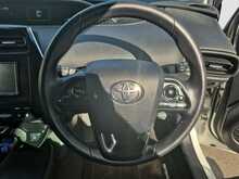 Toyota Prius S - U7966