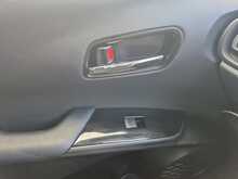 Toyota Prius S - U7966