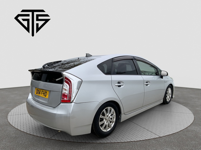 Toyota Prius S - U7969