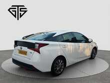 Toyota Prius S - U7971