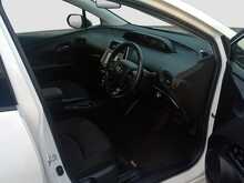 Toyota Prius S - U7971