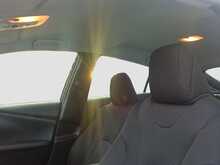 Toyota Prius S - U7971