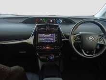 Toyota Prius S - U7971