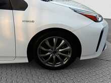 Toyota Prius S - U7971