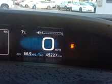 Toyota Prius S - U7971