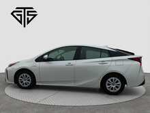 Toyota Prius S - U7974