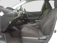 Toyota Prius S - U7974