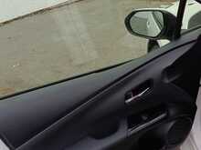 Toyota Prius S - U7974