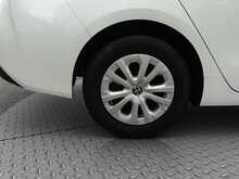 Toyota Prius S - U7974