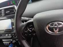 Toyota Prius S - U7974
