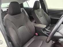 Toyota Prius S - U7974