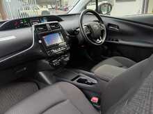 Toyota Prius S - U7974