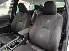 Toyota Prius S - U7974