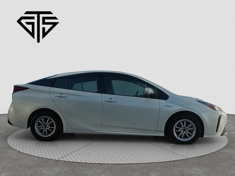 Toyota Prius S - U7978