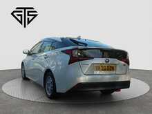 Toyota Prius S - U7978