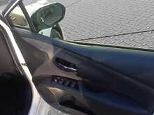 Toyota Prius S - U7978