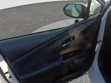 Toyota Prius S - U7978