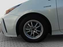 Toyota Prius S - U7978