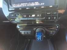 Toyota Prius S - U7978